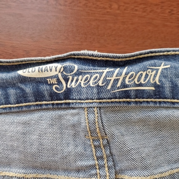 Old Navy the Sweetheart - Picture 6 of 7